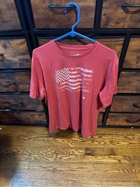LG Men's Red Short-Sleeve Flag Graphic Tee